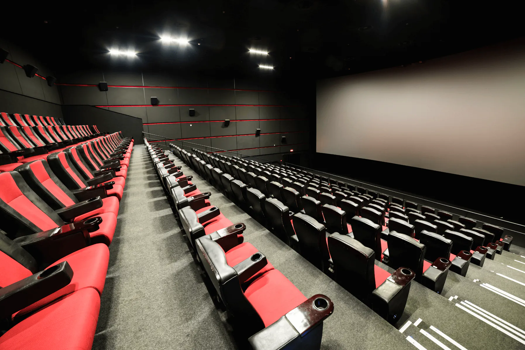Leuchten in einem Kino Leuchten in einem Kino